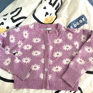 Sälja Kofta - Helst ny, utöva det i bra skick. Passar bra under våren.