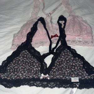Bh - Säljer dessa två Bh från odd Molly. Säljer båda för 100kr hör av dig om du bara vill ha en💕