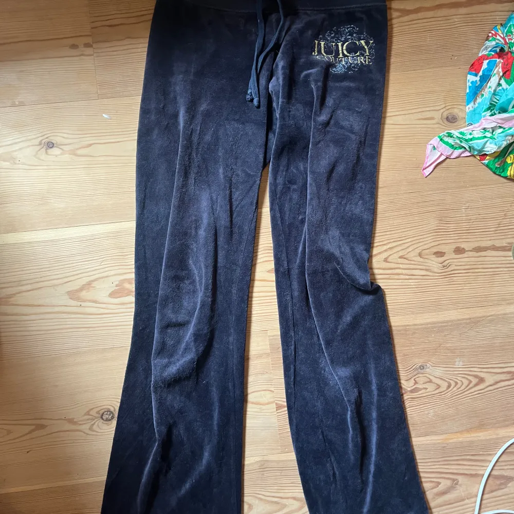 Juciy couture byxor i storlek xs. Jeans & Byxor.