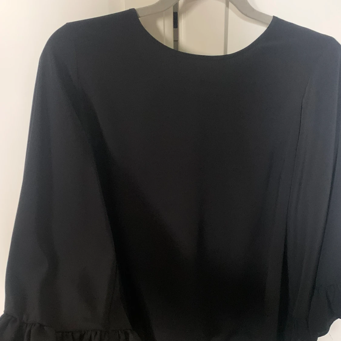 Svart blus med vida ärmar💘 - 90