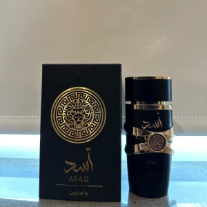 Lataffa Asad  - Säljer denna mycket goda och starka parfymen från Lataffa. En mycket bra dupe på Dior Sauvage Elixir. Håller 8 timmar plus. 