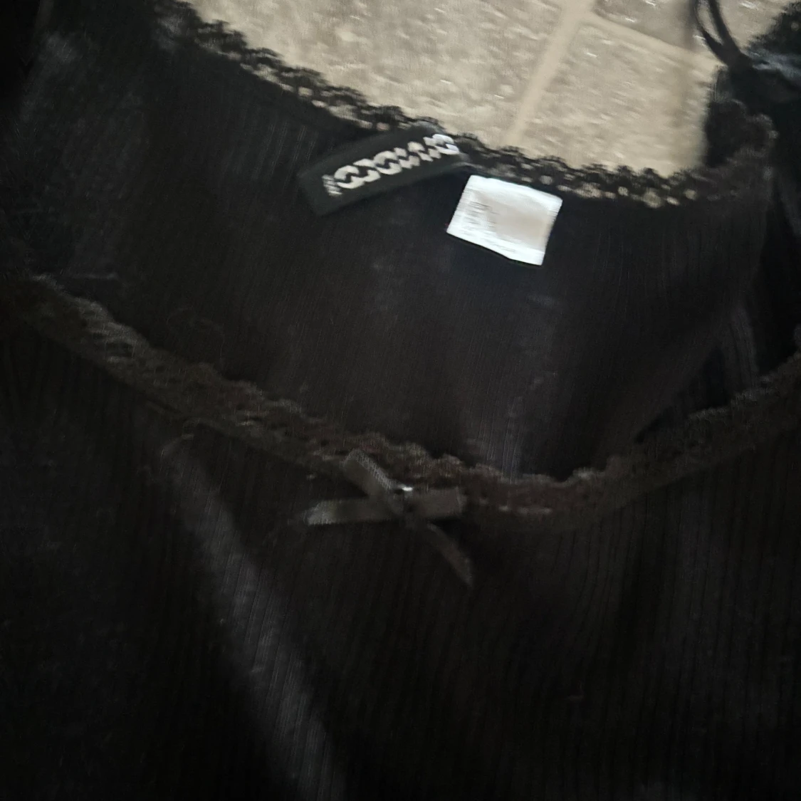 Svart tröja  - 90