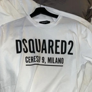 Dsquared T-shirt  - Aldrig använd kvitto finns såklart
