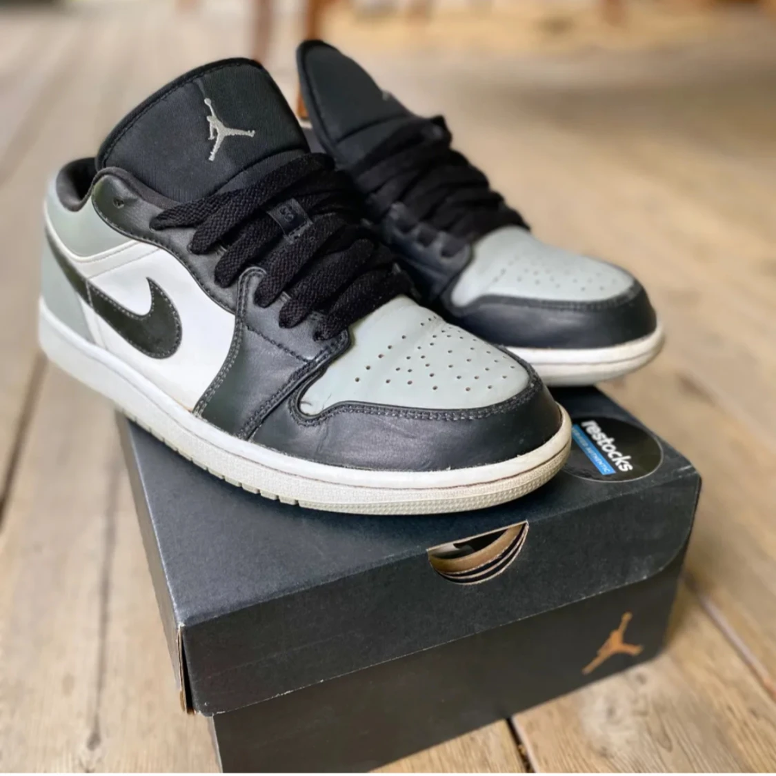 Jordan 1 low shadow toe