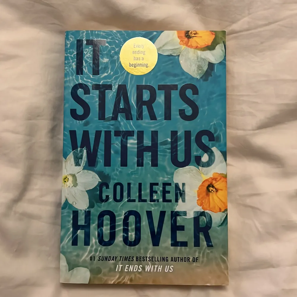 It starts with us, Colleen Hoover . Accessoarer.