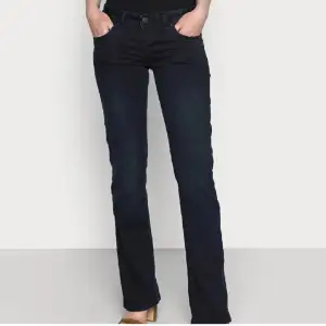 Snygga ltb jeans storlek 25/30 nästan helt oanvända❤️❤️