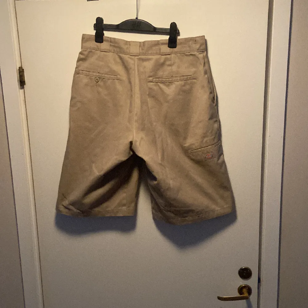 Sparsamt använd bra skick långa byxben . Shorts.