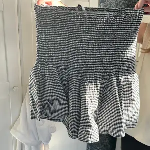 En sparsamt använd kjol från Cubus💕