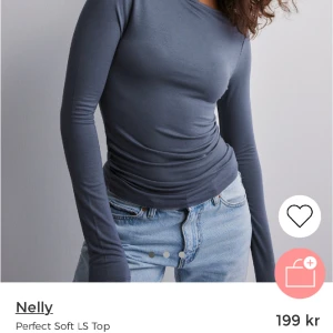 Topp Nelly  - Endast testad, prislapp kvar🩵 Super skönt material