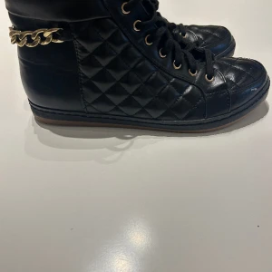 Skor till våren  - Storlek 39 aldrig använda. Så i fint skick 