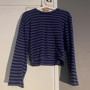 Randig tröja  - Fin mysig tröja. Storlek xs