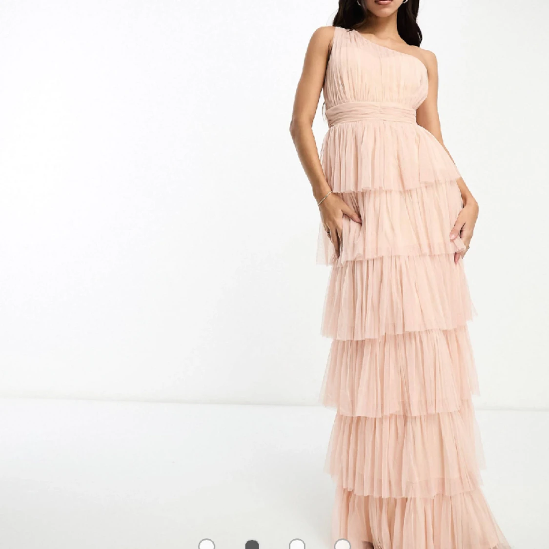 Balklänning med volanger - 91