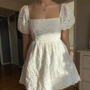 Studentklänning  - Jätte fin student klänning ifrån zara i strl M!!  