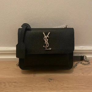 Ysl väska  - Superfin Ysl väska som aldrig är använd💗 inte äkta (Skriv för mer bilder och info)