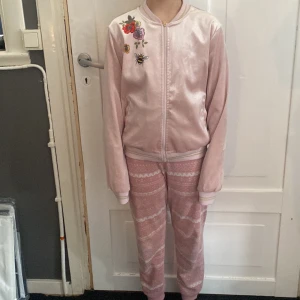 Tiger rosa utan huva - Den är mysig och jättefin