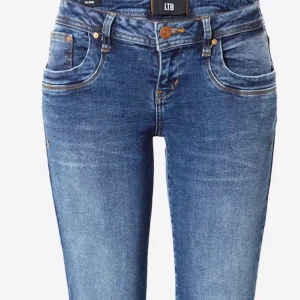 Lågmidjade Ltb jeans  - Säljer pga att dom it passar längre! Inga defekter. Nypris:900💕pris kan diskuteras!