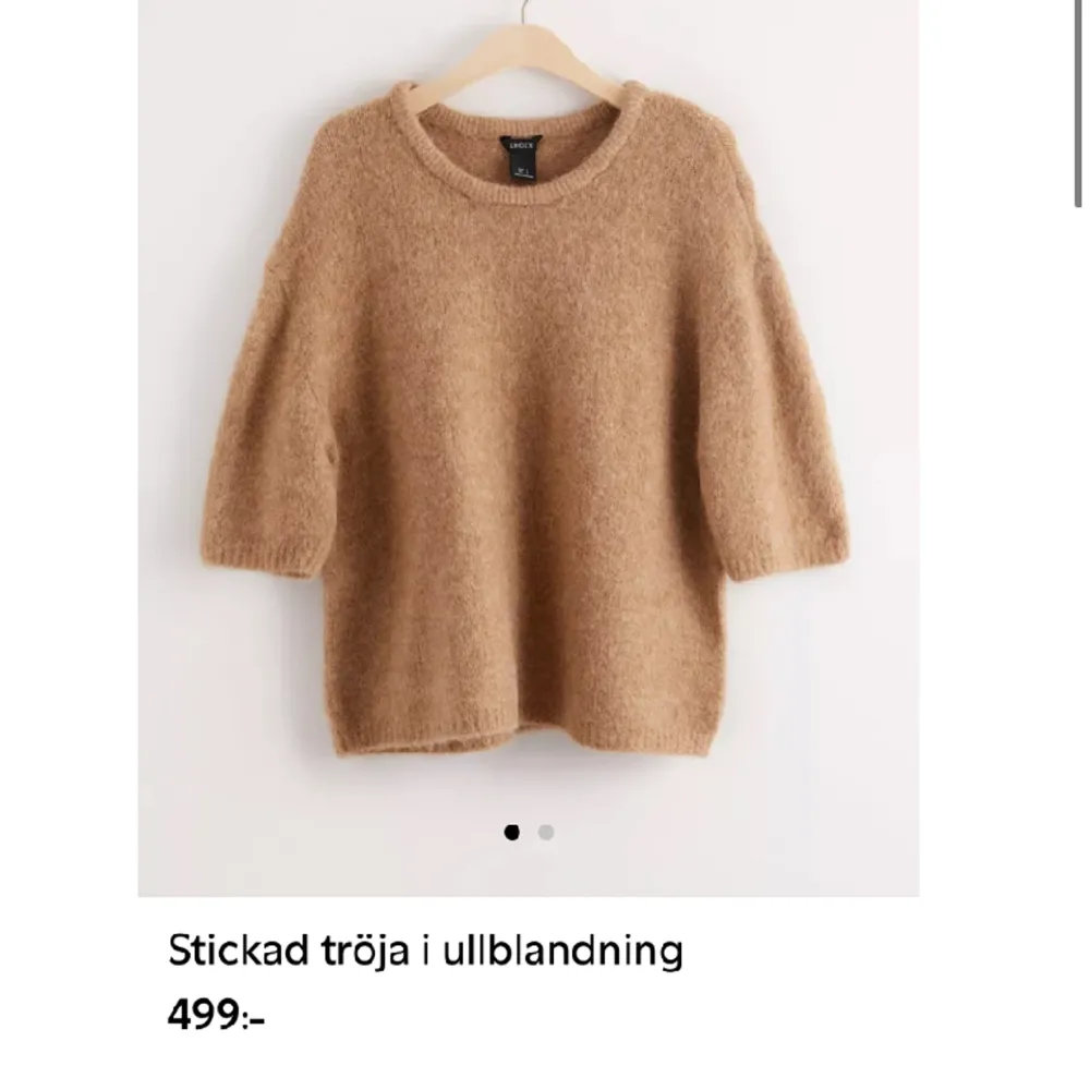 Supersnygg stickad tröja med trekvartärm i mjuk ullblandning, från Lindex💗 Säljer då den inte kommer till användning! Strl xs Originalpris 500kr. Stickat.