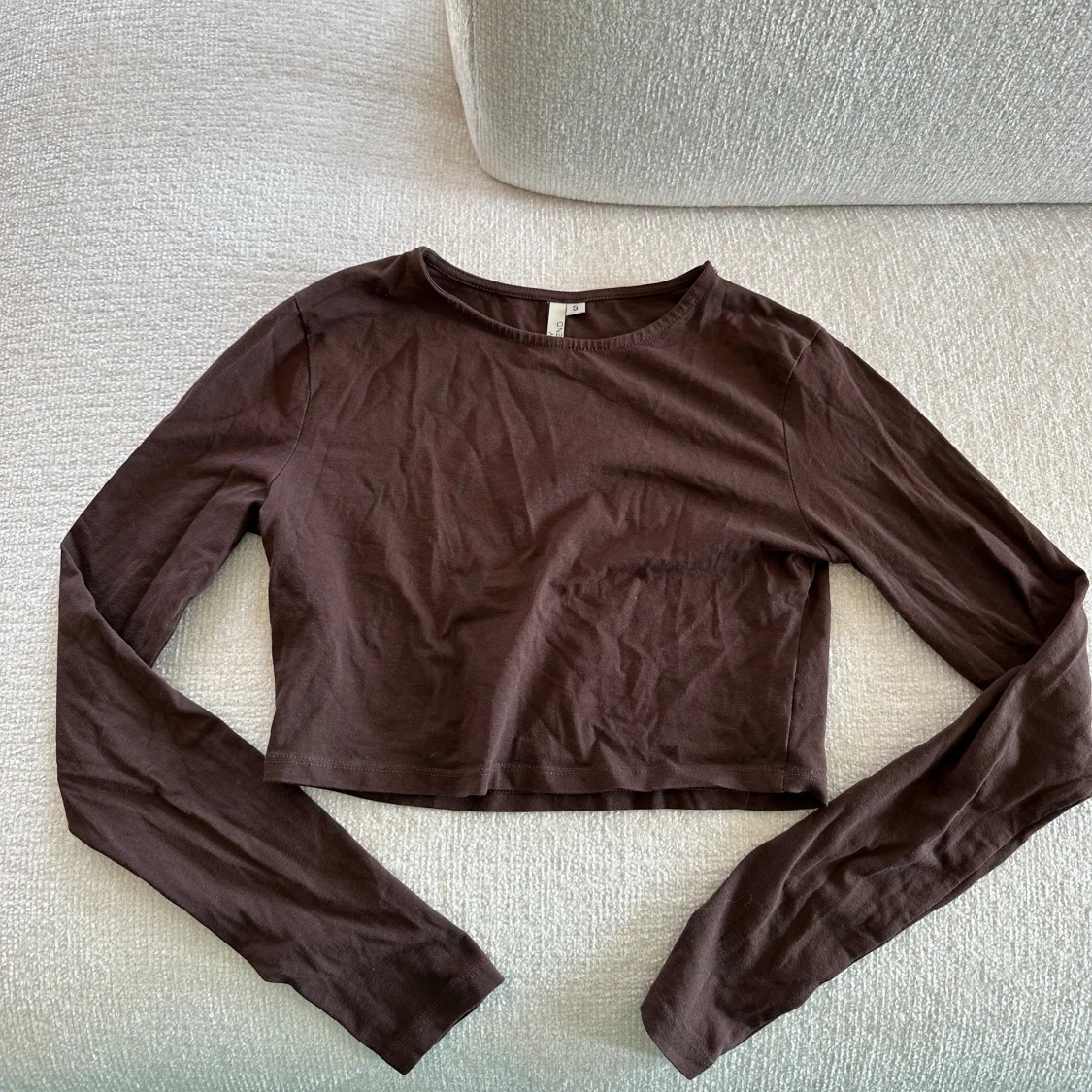 Brun långärmad magtröja