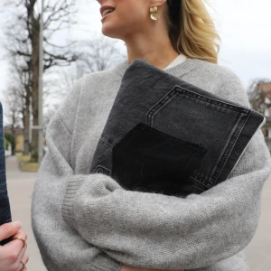 Datorfodral  - 27x37, passar både chromebook & Mac⭐️ Handsytt av återvunna material🪡 Innerficka 