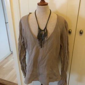 Tröja från Mexx - Mysig Beige tröja från Mexx i lin/viskos