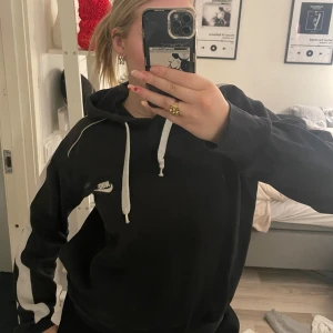 Hoodie  - Nike hoodie i strl S 