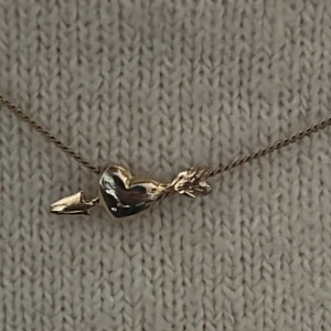 L8h - Ett l8h halsband jätte fint köpt här på Plick inga defekter priset kan diskuteras 