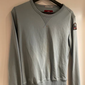 Pjs tröja - Storlek s  Inga skador 