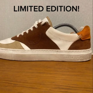 Jacob Cohen skor - Använda cirka 5 gånger. nypris 6499kr mitt pris 3499 skick 9/10. En unik färg kombination som är as fet.💯🔥 Limiterad design som inte produceras längre