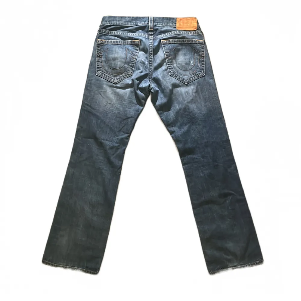 Sjuuukt feta passar Chief Keef / Y2K / Drain stil. Frågor i DM! Revorna på framsidan passar design. Jeans & Byxor.