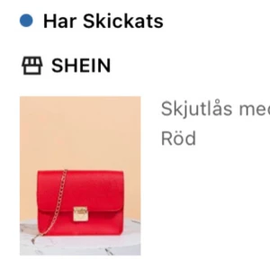 Röd väska - Använd 0 gånger. Anledning till säljande: Den kom i fel färg.  Topp skick. Orginalpris: 75kr