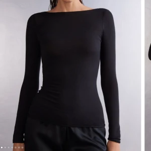 Intimisimi tröja  - Säljer min intimisimi tröja då den inte kommer till användning längre, bra skick, skriv privat för mer bilder och frågor 💗