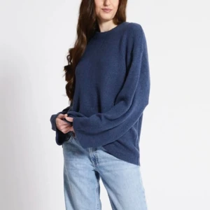 Stickad tröja  - Super fin tunn stickad tröja från lager 157, perfekt nu till våren ☀️💘 Nypris: 150kr