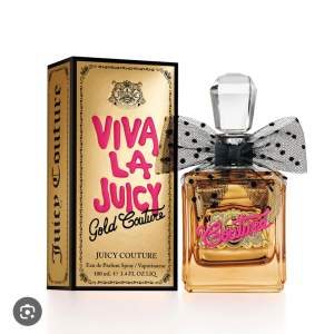 Juicy couture parfym, Viva la juicy Gold!  Luktar otroligt gott😍  Kan inte se exakt hur mycket som är kvar men skulle säga ca 60-70%, därav det billiga priset💗