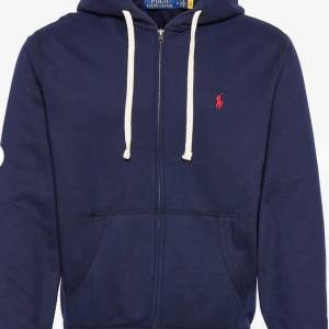 Söker en Ralph Lauren zip hoodie mörkblå i storlek M. Hör av er om ni ska sälja Söker runt 700kr