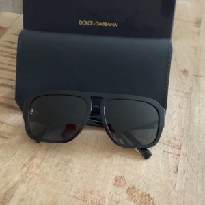 Dolce&Gabbana solglasögon - Riktigt feta D&G solglasögon, aldrig använda, självklart äkta. Originalförpackning medföljer.