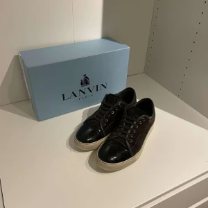 Lanvin - Säljer dessa lanvins i 9/10 skick. Skit snygga. Priset är inte skrivet i sten tveka inte vid minsta funderingar.