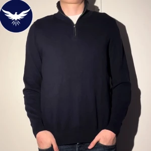 Kashmir Halfzip - Kashmir Half zip från John Lewis | skick 9/10 | modellen är 184 och väger 70kg