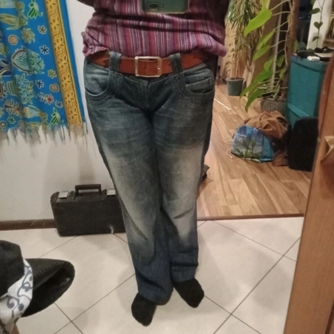 Supersnygga jeans köpta från Plick som tyvärr är för små för mig💙 - 92