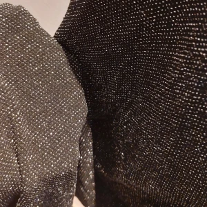 Glitter byxor - Säljer dessa glitter byxor då de aldrig använts, bra skick, de är raka i benen och väldigt strechiga (skriv för fler bilder) fint till nyår🎉