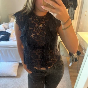 Spets topp - Säljer denna spets toppen i storlek XS från zara 💕