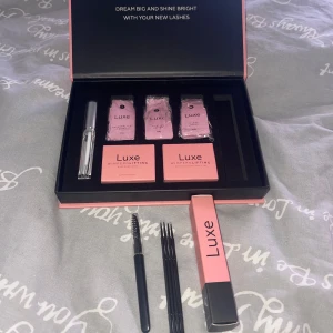 Luxe lash lift kit - Säljer detta helt nya Luxe lash lift hemma kit, som kan användas 5 gånger. Aldrig kommit till användning då jag inte haft någon som kan hjälpa eller lyckats själv 😂☺️