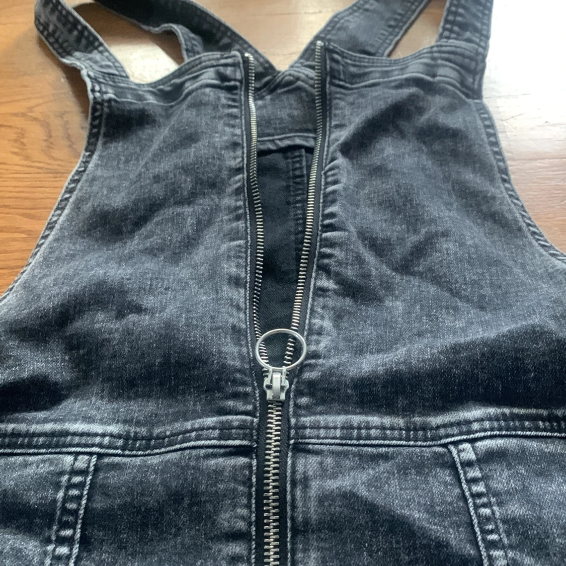 Grå jeanskläning - 92