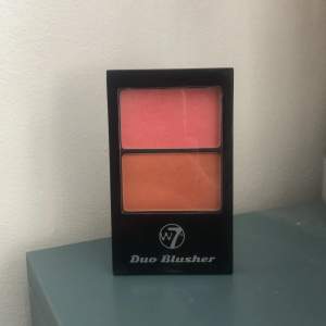 Duo blusher från w7 som bara har använts några få gånger.💖