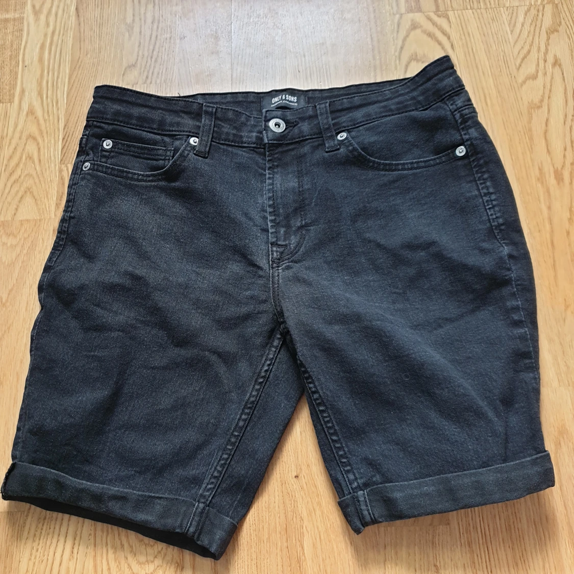 Svarta jeansshorts från Only & Sons