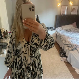 hm klänning - söt populär hm klänning!! som ny