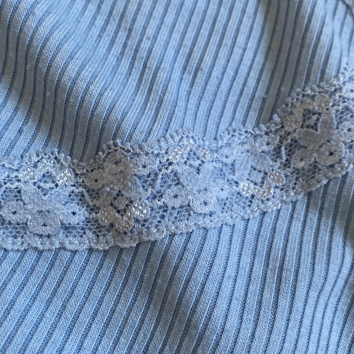 Ljusblå ribbad linnetopp från Bik Bok - 90