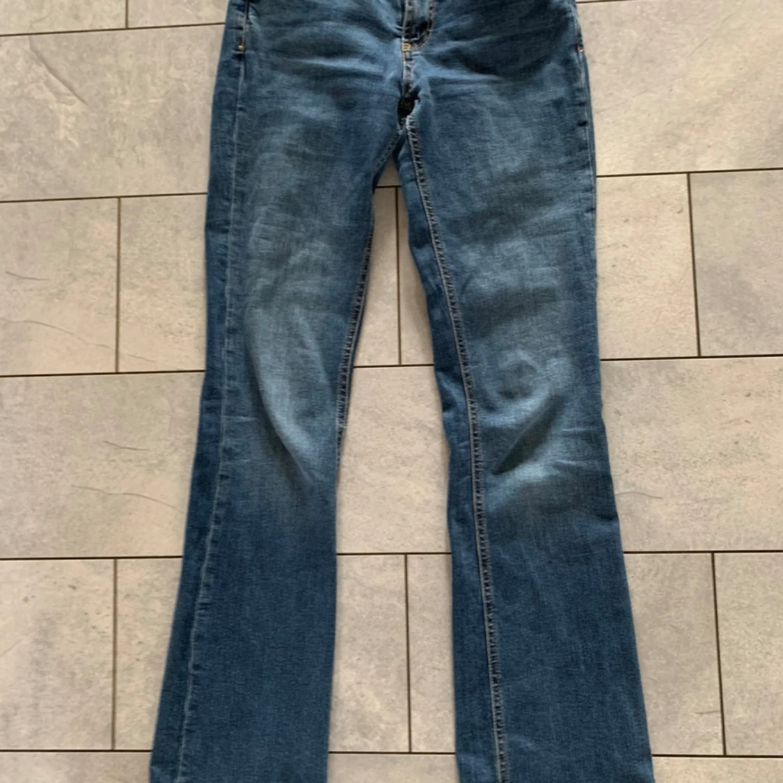 Low bootcut jeans