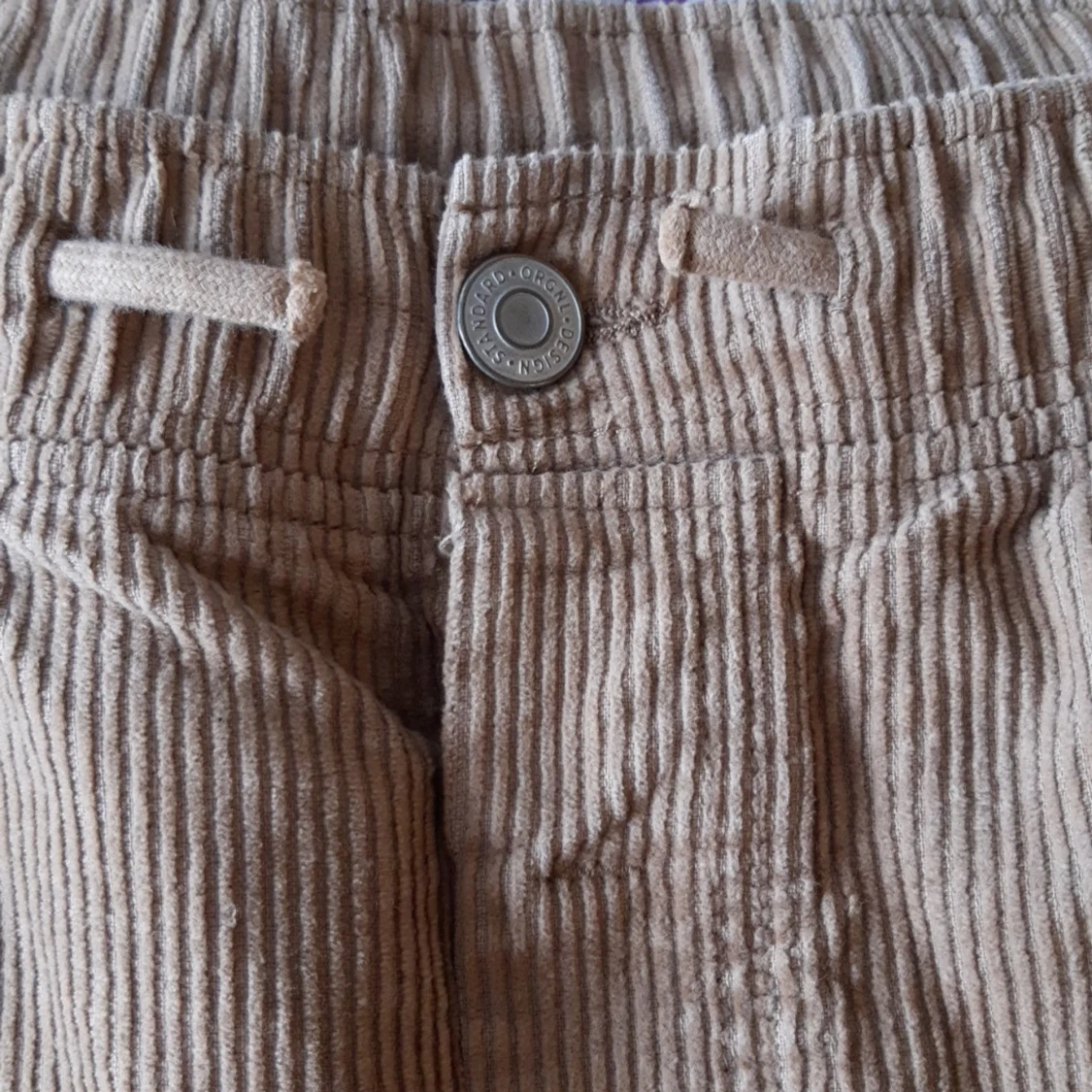 Beige manchesterbyxor från H&M - 93