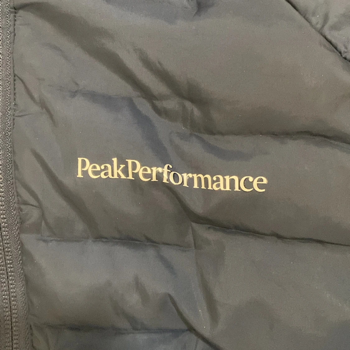 Blå performance jacka storlek 160 priset kan sänkas - 90