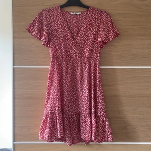 Sommarklänning NA-KD - Jättefin somrig klänning storlek 36/S ❤️jättebra skick!